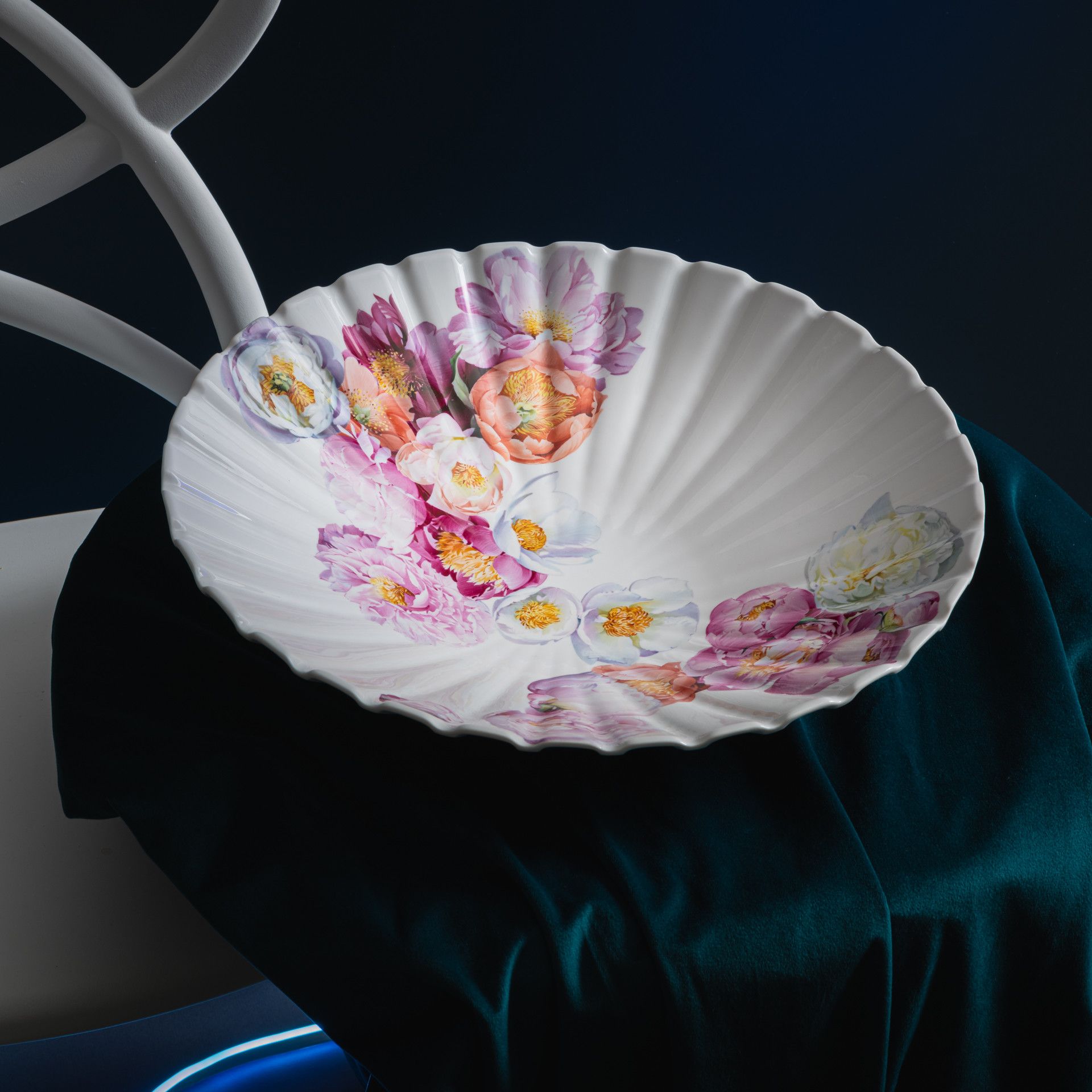 LIMITED MASTERWORKS SCALLOPED DISH, FLORAL FLOURISH