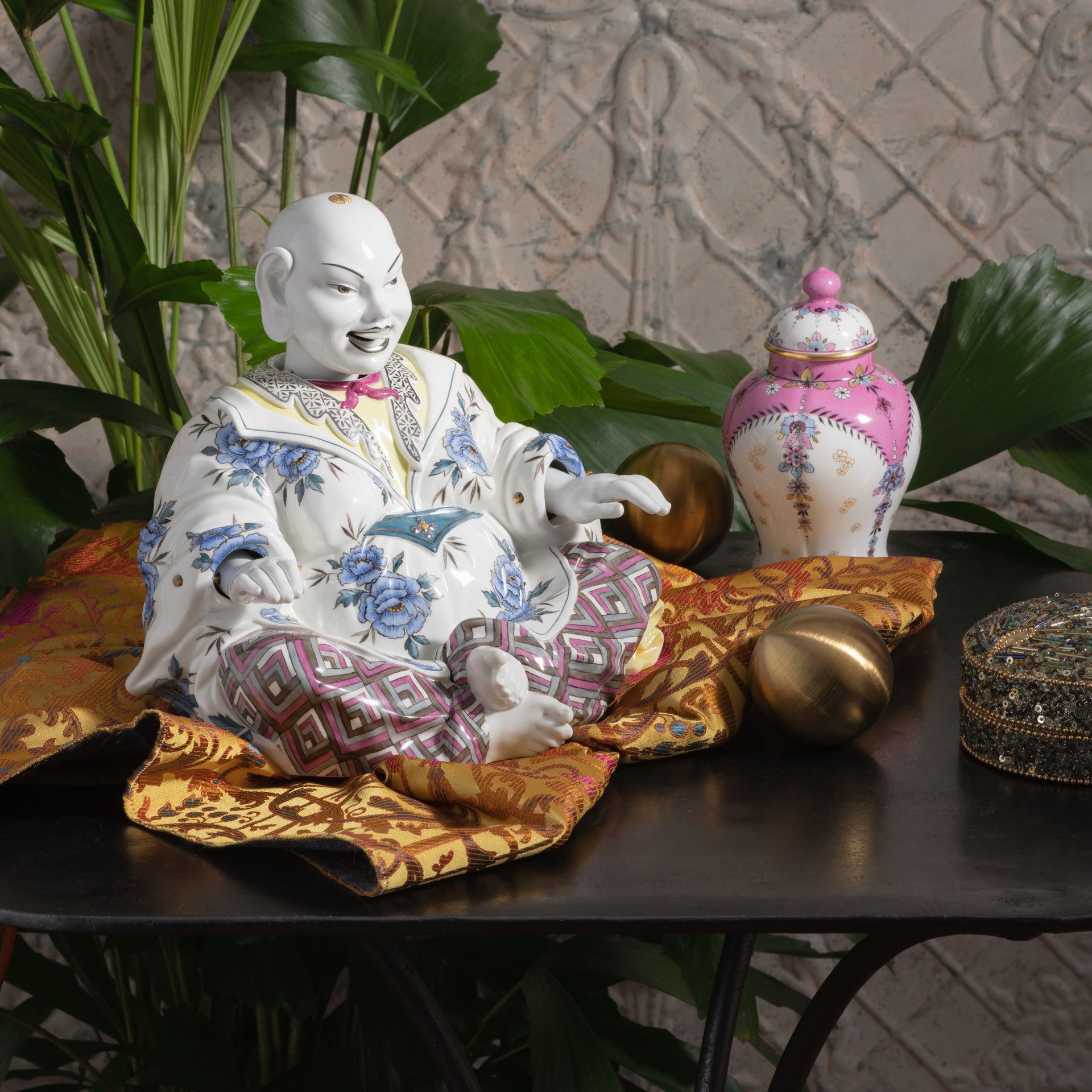 LIMITED EDITION 2021 VASE, FLOWER TENDRIL